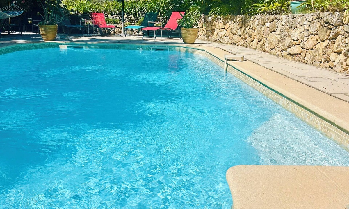 Tourrettes-sur-Loup Apartment | Peaceful garden level villa - Côte d'Azur