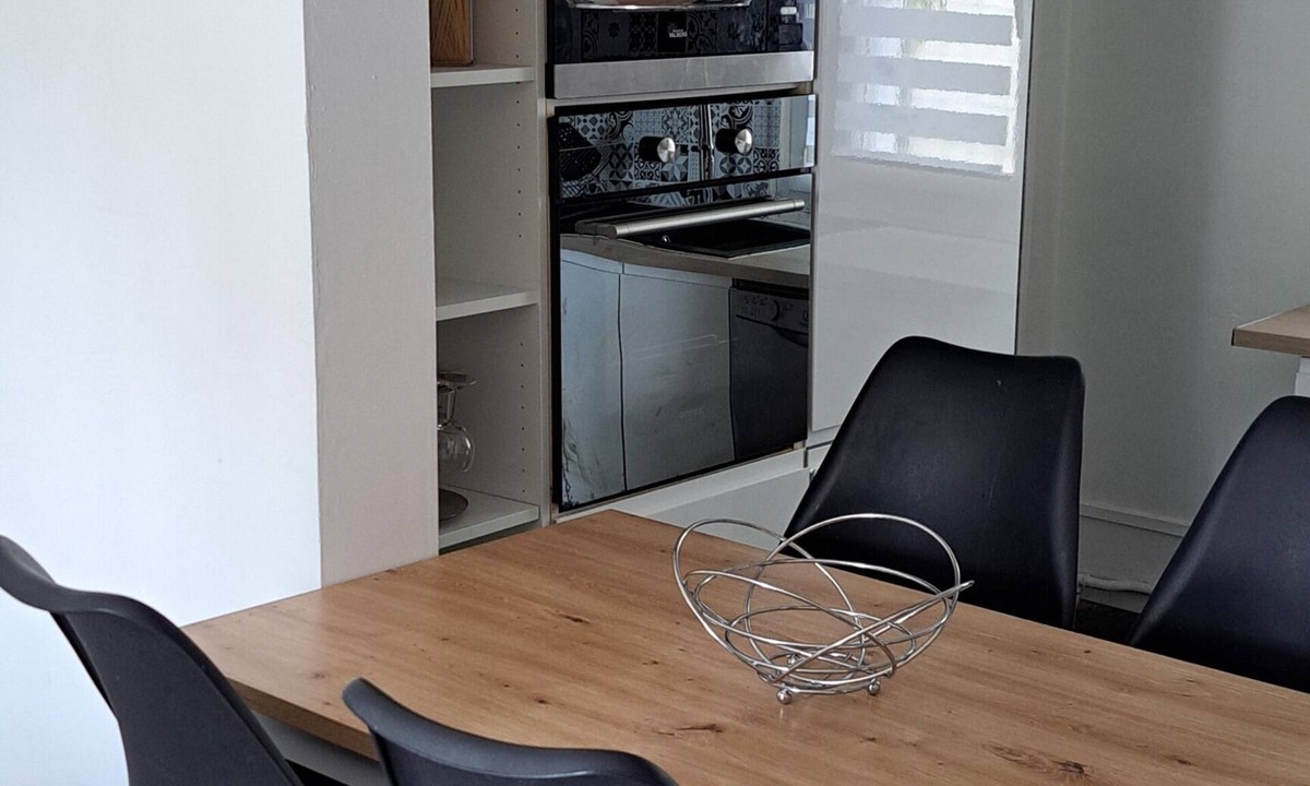 Saint-Sulpice-de-Faleyrens House | Pleasant family home.
