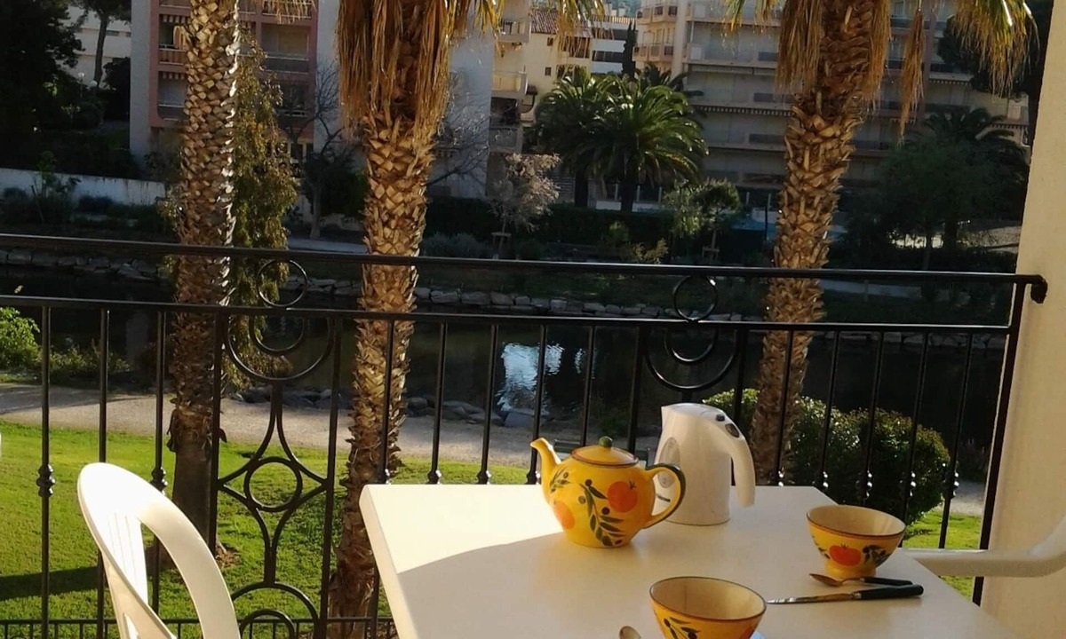 Sainte-Maxime Apartment | Pleasant T3 apartment in a quiet luxury residence with swimming pool