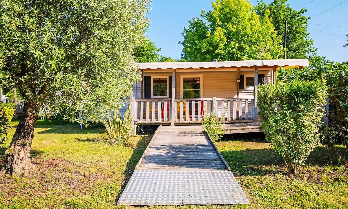 Saint-Laurent-de-Medoc House | "PMR" Mobile Home: 2 bedrooms, sleeps 4