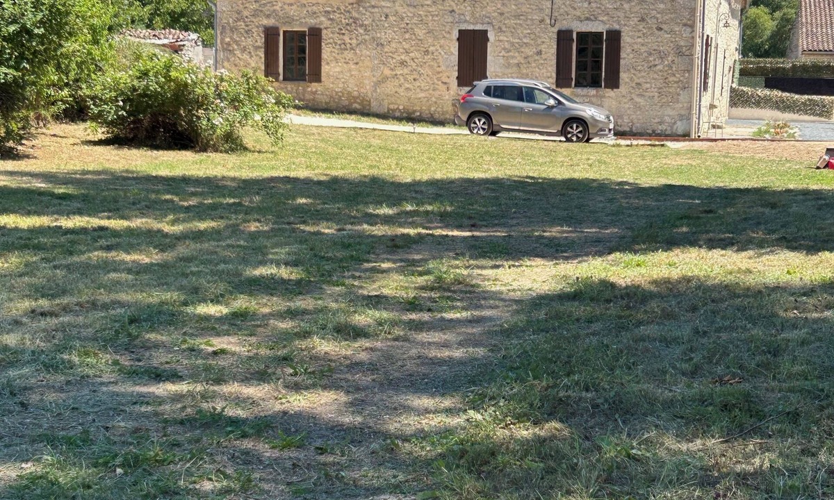 Gontaud House | Poitevins A 5 Bedroom French Stone House set in 4 acres with 5 En Suite.