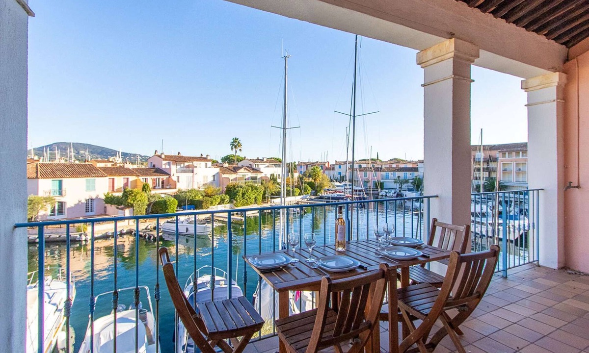 Port Grimaud Apartment | PORT GRIMAUD Renovated 3-room apartment - Balcony, WIFI, A/C
