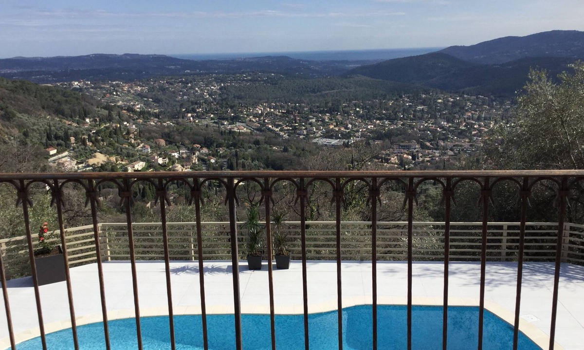 Cabris House | Provencal style house with exceptional and unobstructed views