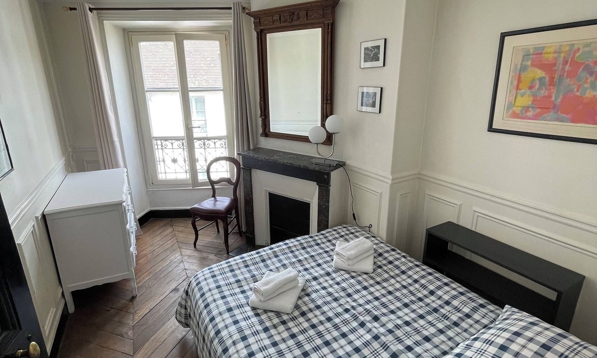 Quartier de la Monnaie Apartment | Quartier Saint-germain-des-prés, au Cœur de Paris, Cathédrale Notre-dame