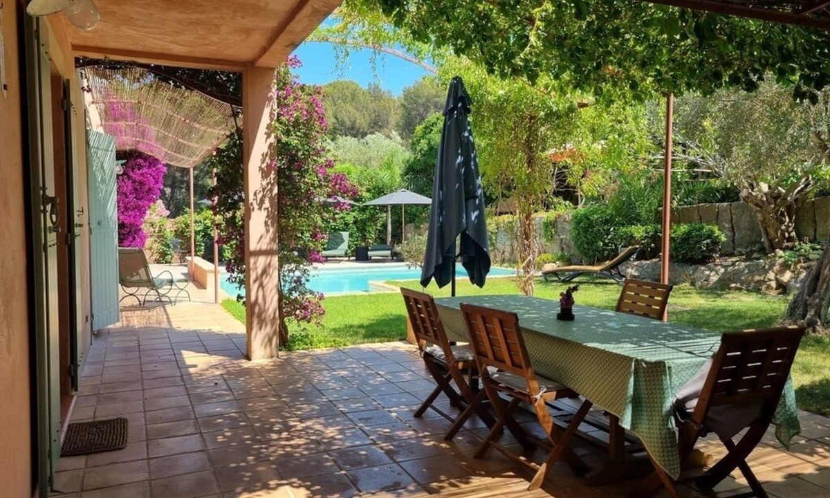 Sanary-sur-Mer Villa | Quiet and charming provençale bastide with swimming-pool, just near the beach !