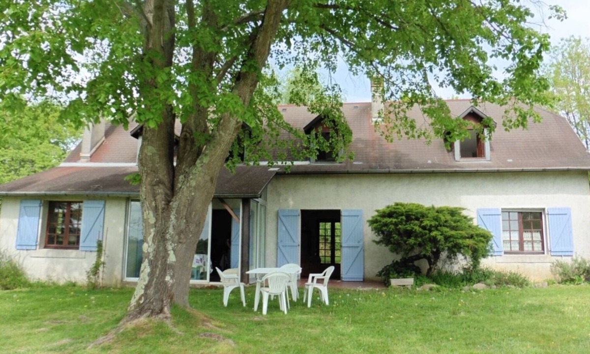 Laa-Mondrans House | Quiet house with a view of the Pyrenees, 3 km from Orthez and 6 km from a recreation park and shops