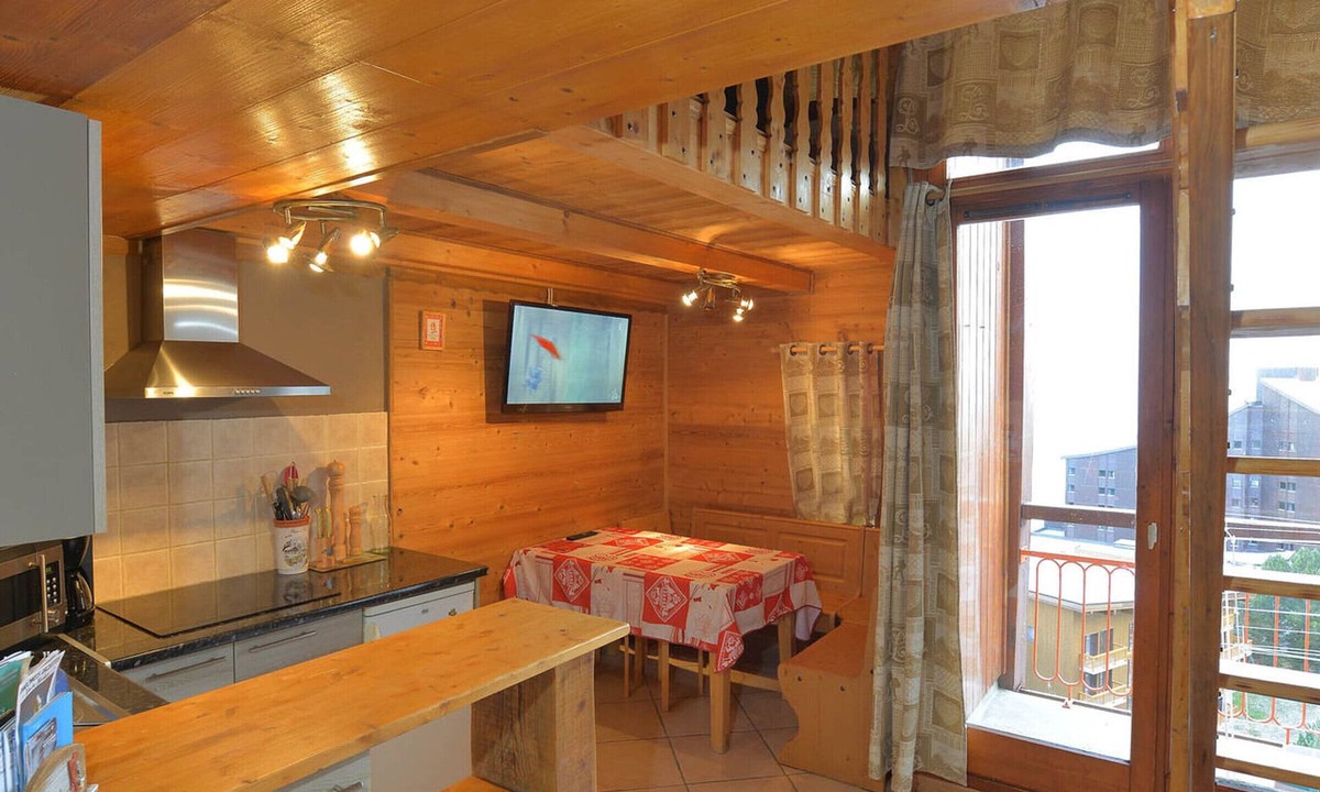 Arc-2000 Apartment | Quiet studio with balcony in Arc 2000, sleeps 6