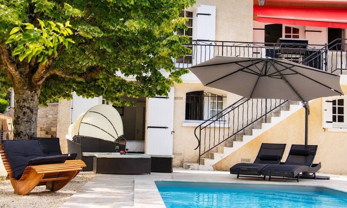 Boutiers-Saint-Trojan Villa | Résidence Les Frugères★ | Exclusive Villa with Private Pool near Cognac