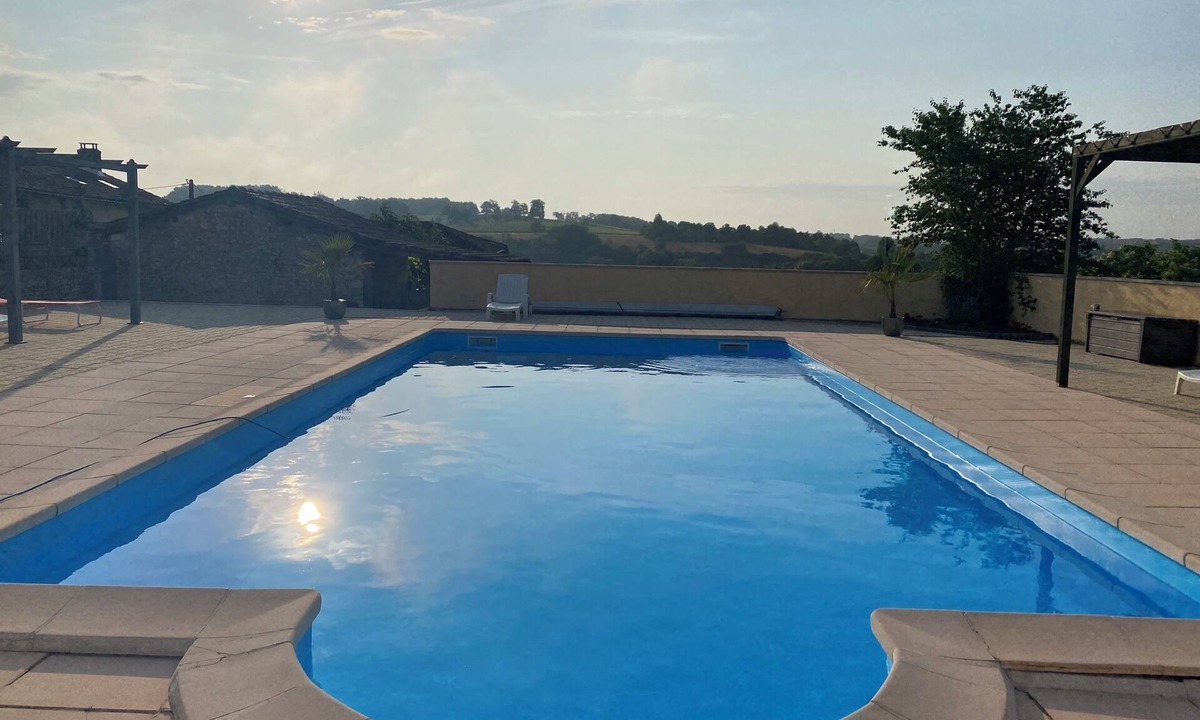 Chatenet Cottage | Relaxation and Well-being break near Bordeaux | Yoga & Swimming pool