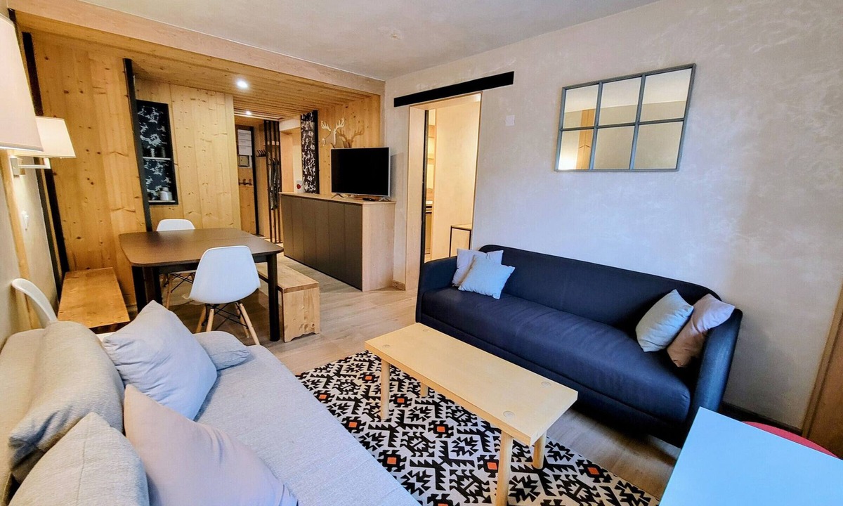 Arc-2000 Apartment | Renovated apartment, ski-in/ski-out, balconies, 3 rooms for 8 ppl.