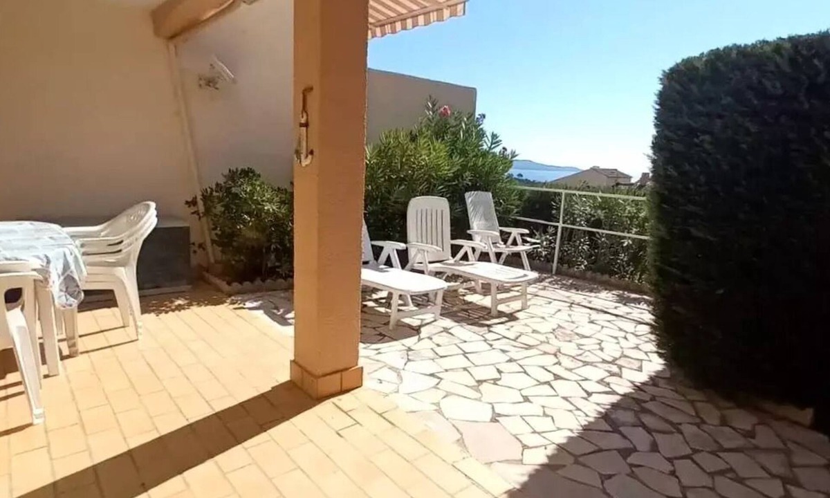 Cavalaire-sur-Mer Apartment | Residence Les Lauriers - APARTMENT 2 PARTS FOR 4 CAVALARY PERSONS