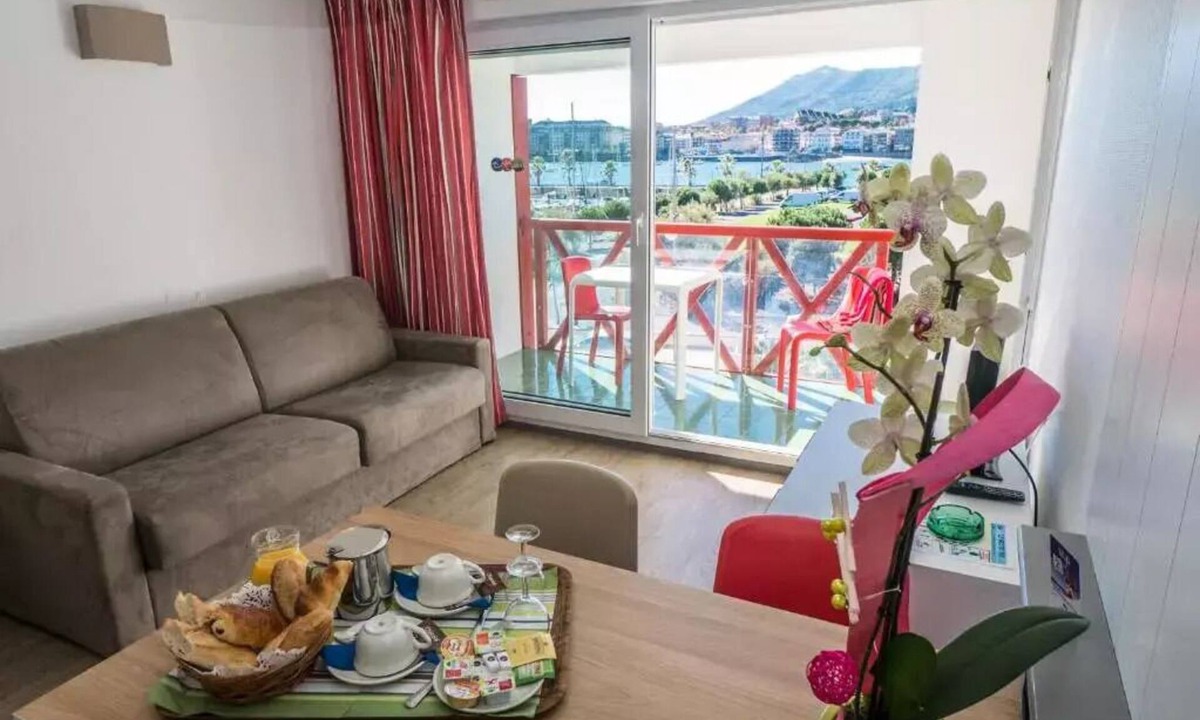 Hendaye Apartment | Residence Mer & Golf Sokoburu* - 2 Rooms 4 People - Patio Side