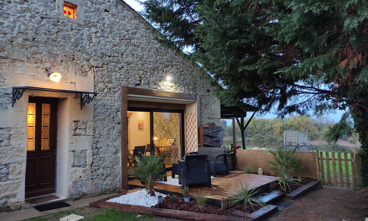 Ruch House | Romantic cottage with private spa near St-Émilion