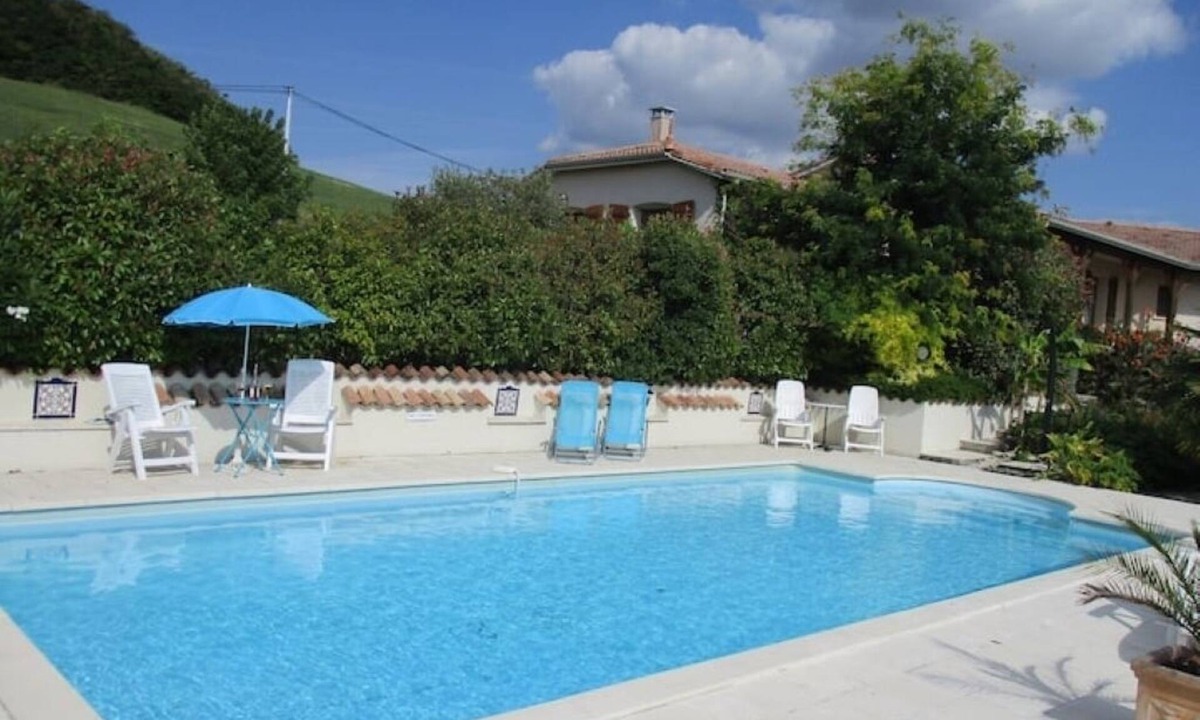 Coulx House | Rural gite in the beautiful Lot et Garonne with air con. Heated swimming pool.