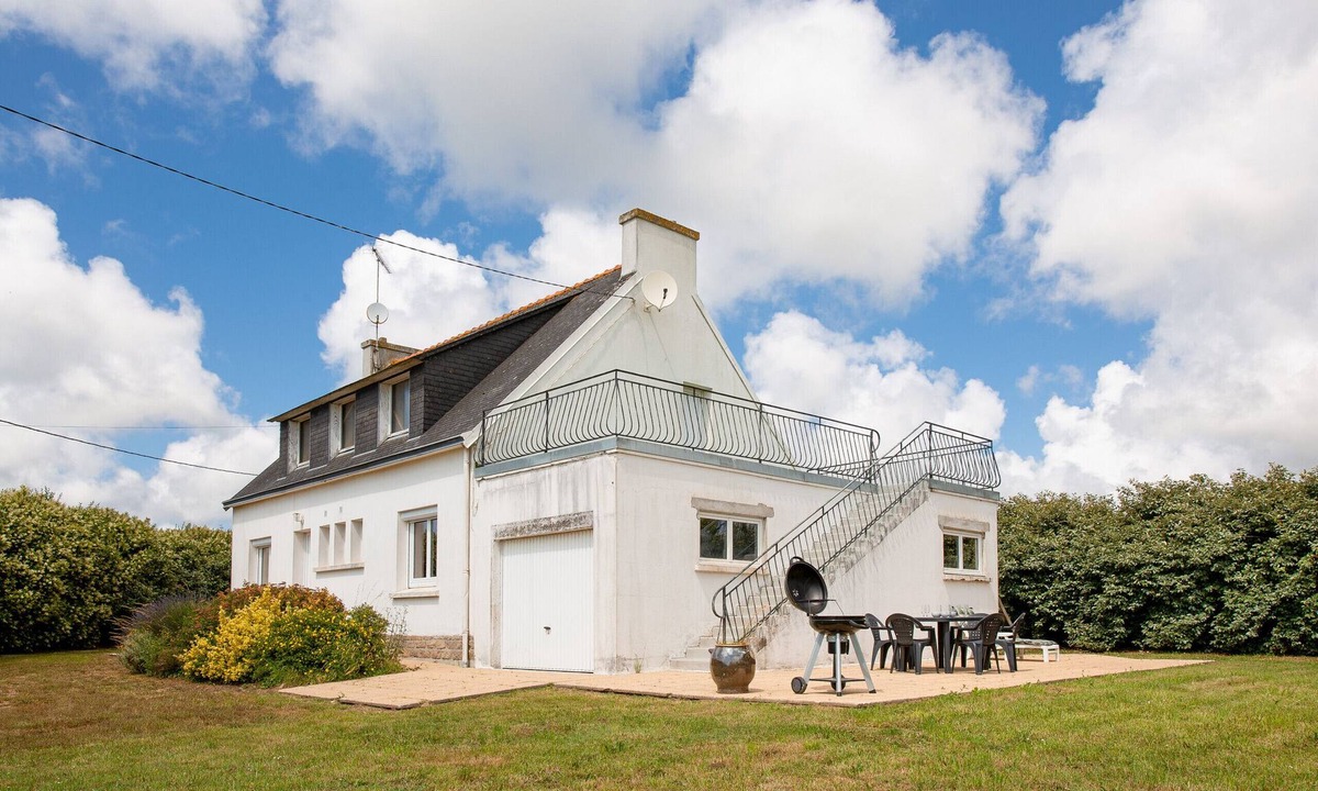 Plovan House | Rustic cottage for 4 adults and 2 children