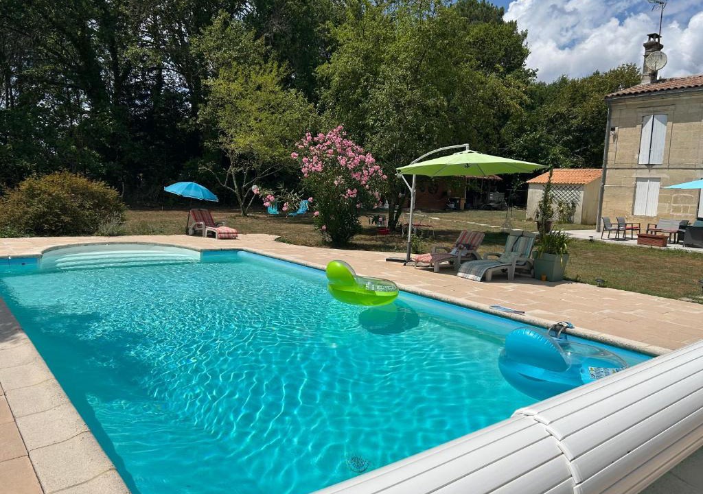 Saint-Vivien-de-Blaye Bed & Breakfast | Sérénité
