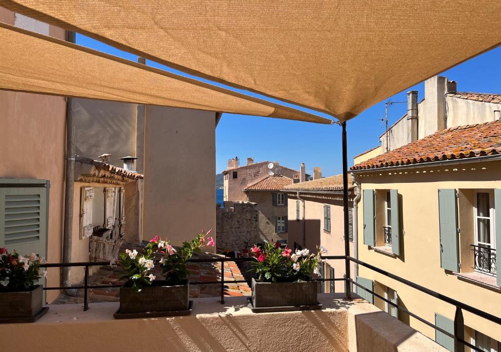 Old Town Apartment | Saint-Tropez Centre - Grand Studio avec terrasse