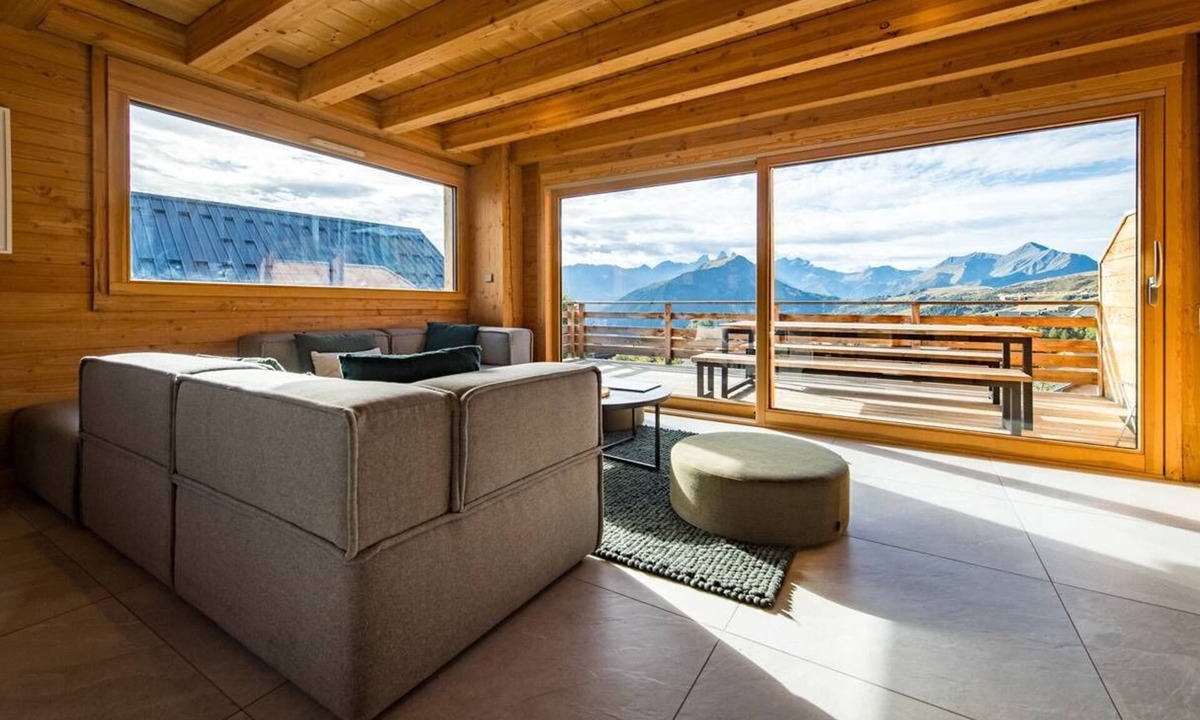 La Toussuire House | Semi-detached chalet near the slopes with sauna