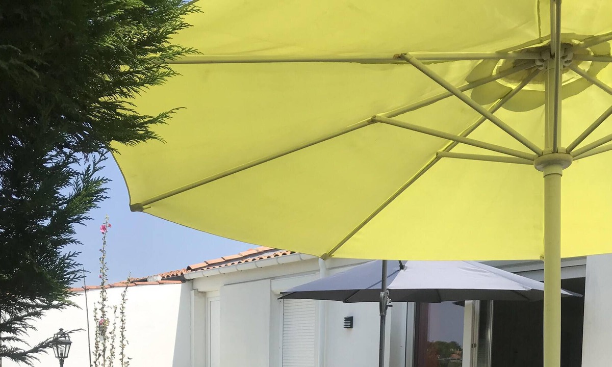 Saintes House | Single Storey House, Residential Area in Saintes