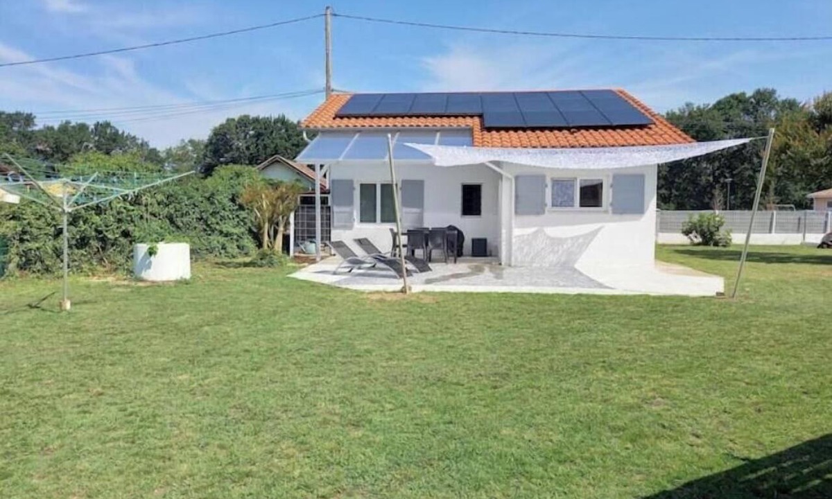 Castets Apartment | Small house with a garden in a quiet neighborhood