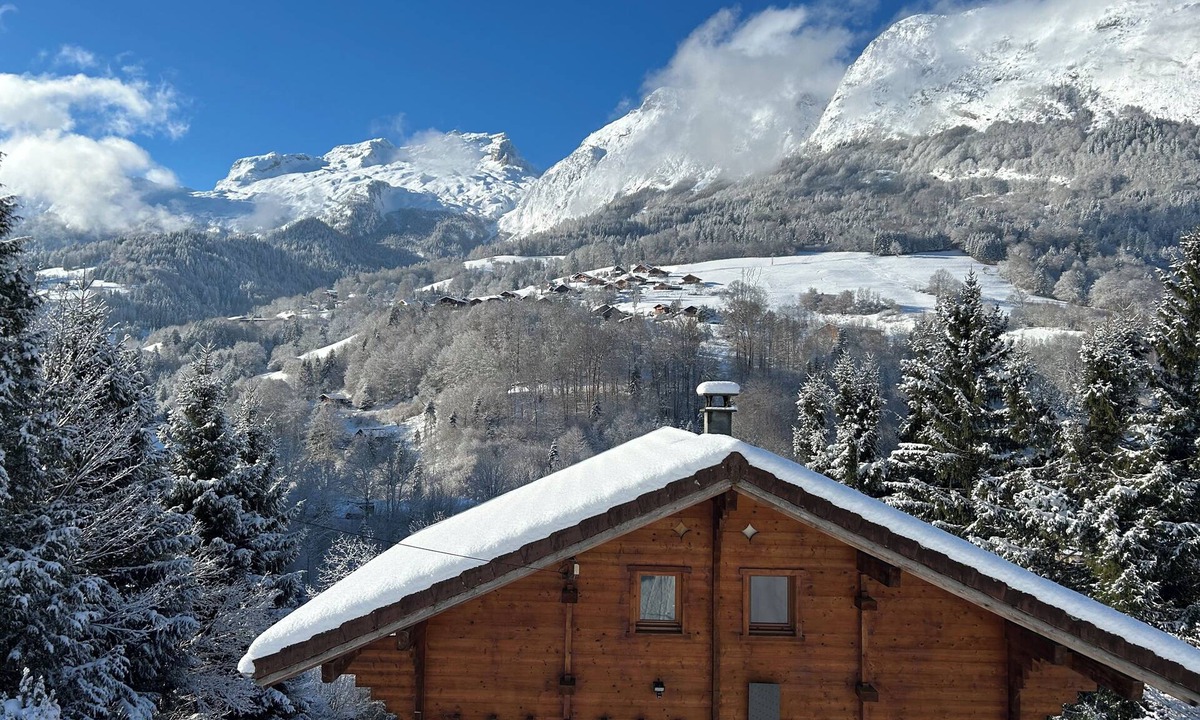 Les Clefs Apartment | Small independent cocoon in a quiet location, mountain view, near Aravis, lake