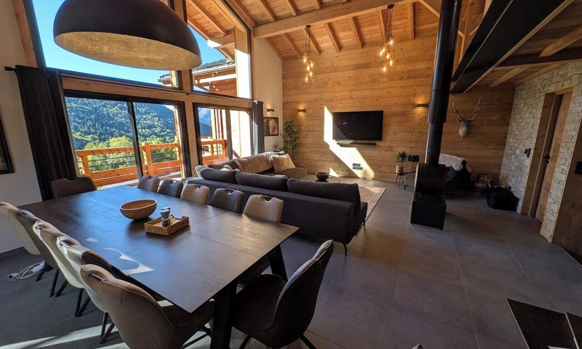 Vaujany House | Sophisticated, Relaxed Chic, 7 bedroom & games rom