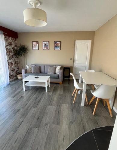 Levens Apartment | Spacieux 2 pièces à 30mn de Nice