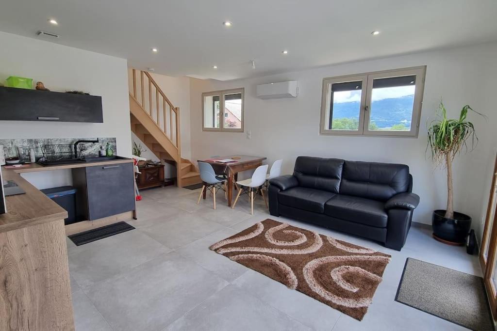 Chambery Apartment | Spacieux T3 neuf au calme proche toutes commodités