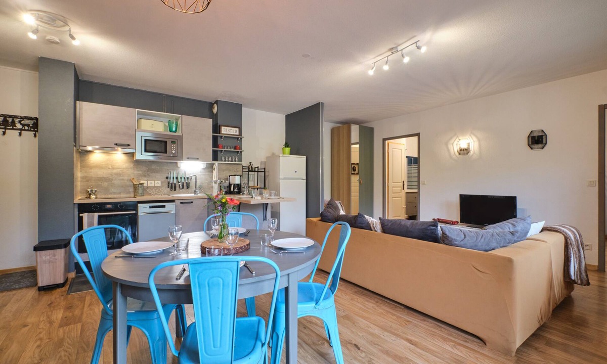 Chamrousse Apartment | Spacious Apartment at the Foot of the Slopes with Mountain View, Balcony, and Wi-Fi