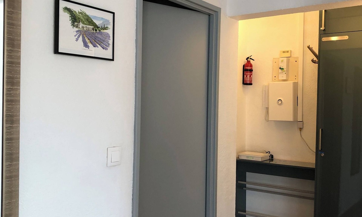 Saint-Mandrier-sur-Mer Apartment | Spacious & comfortable T2 air-conditioned 3* Wifi, Private parking, Beach 100m