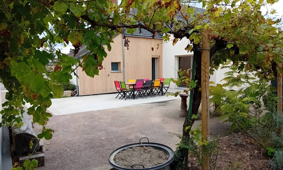 Le Lion-d'Angers House | Spacious Gîte for 10 in Le Lion-d'Angers near Isle-Briand Park and Shops