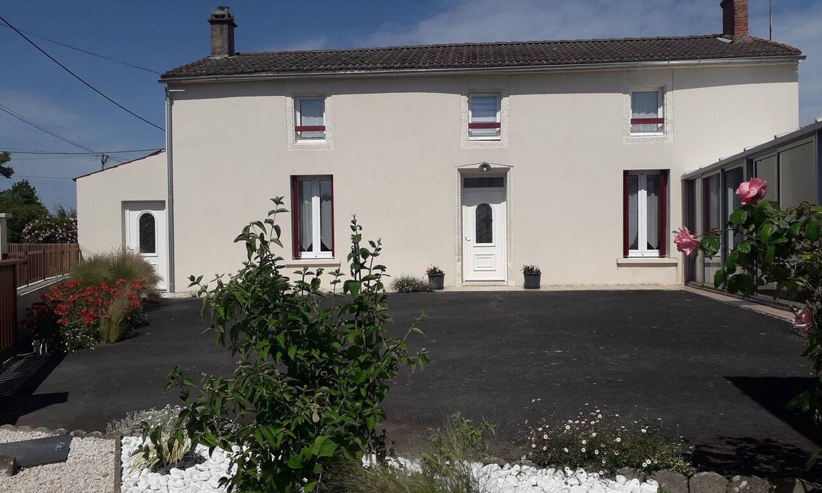 Vix House | Spacious Holiday Home Laplanque – Marais Poitevin in Vendée!