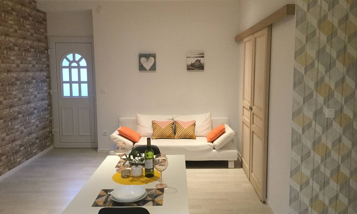 Neris-les-Bains Apartment | Spacious luxury apartment with private entrance