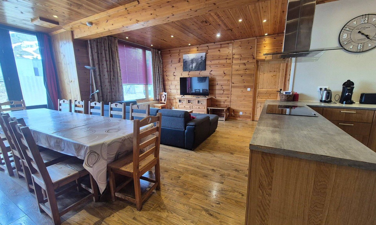 Val Claret Apartment | Spacious refurbished apartment 14 guests, sauna, pets allowed