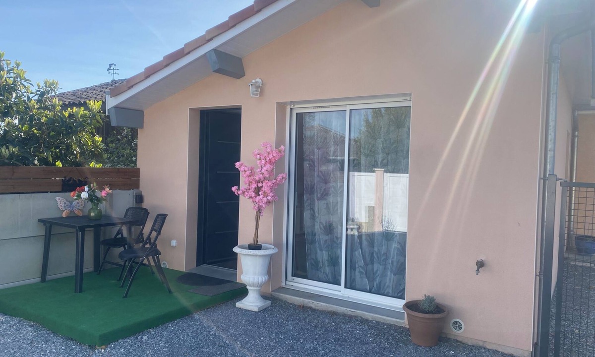 Saint-Vincent-de-Paul House | St Vincent de Paul maison T2 curistes de Dax st Paul les Dax secure parking lot