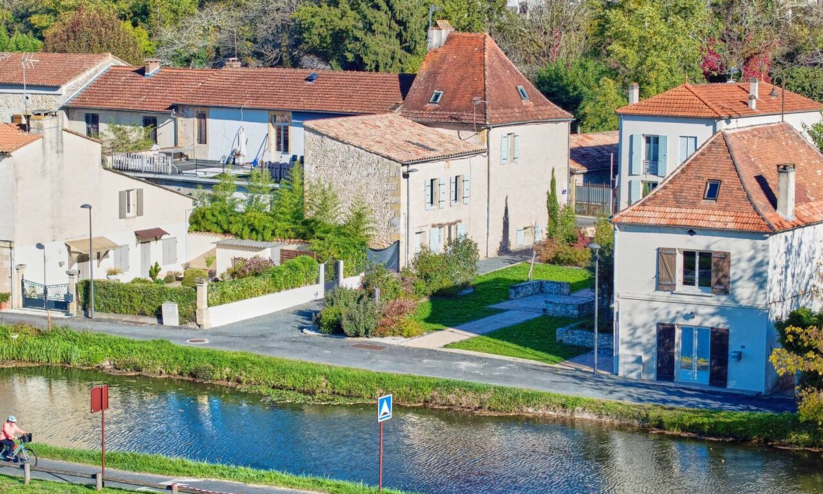 Saint-Capraise-de-Lalinde House | Stone House by the Canal in Saint-Capraise-de-Lalinde, Dordogne
