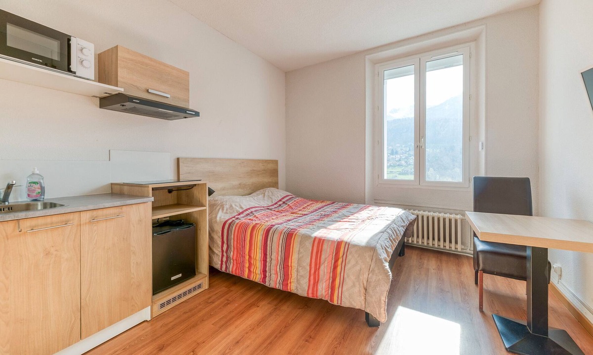 Arvillard Apartment | Studio '204' with shared pool, shared terrace and Wi-Fi