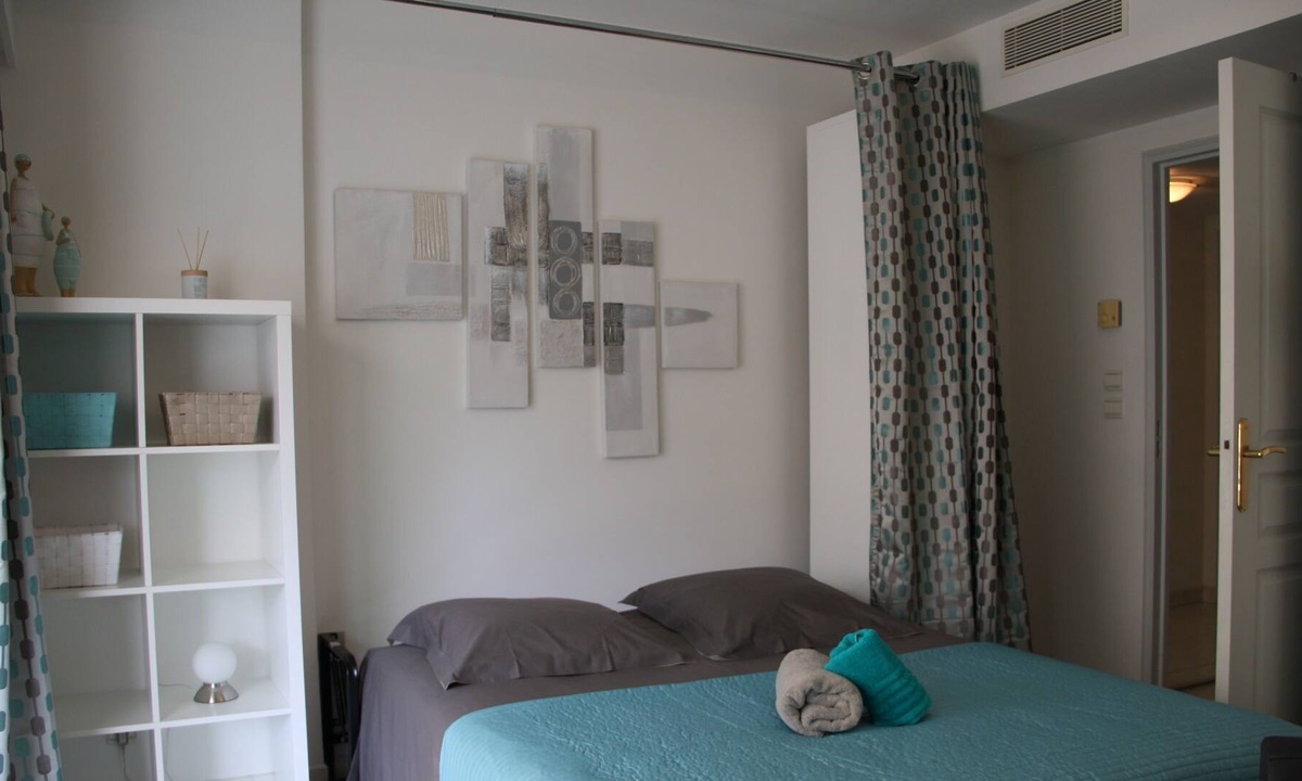 Carre d'Or Apartment | Studio 50 m beaches