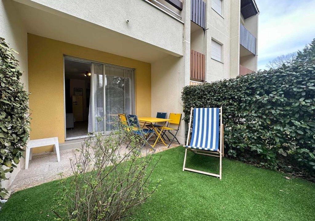 Saint-Georges-de-Didonne Apartment | Studio au calme, plage et centre à pied, jardinet ensoleillé, parking privé - FR-1-550-51
