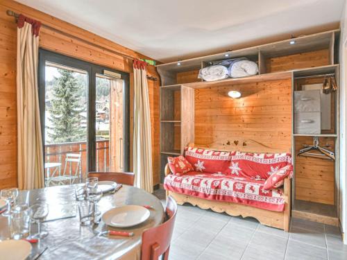 Les Gets Apartment | Studio cosy centre-village avec balcon, parking, cuisine équipée - FR-1-685-50