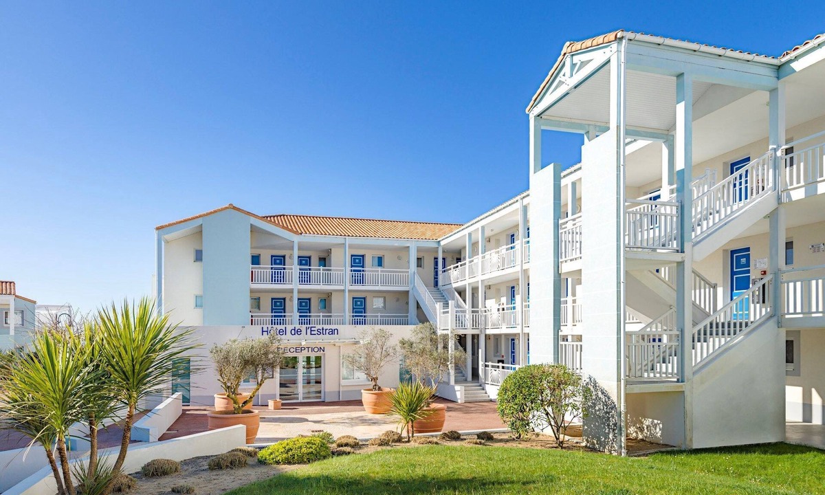 Chateau-d'Olonne Hotel | Studio cosy pour 2 avec vue magnifique sur la mer!