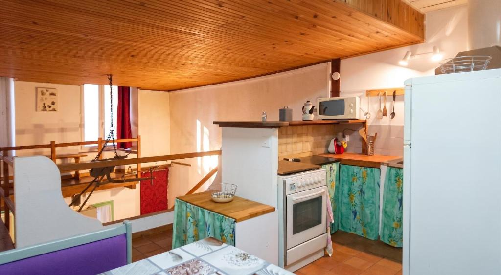 Belgentier Apartment | Studio de village vintage à Belgentier - 50 m² avec entrée privée