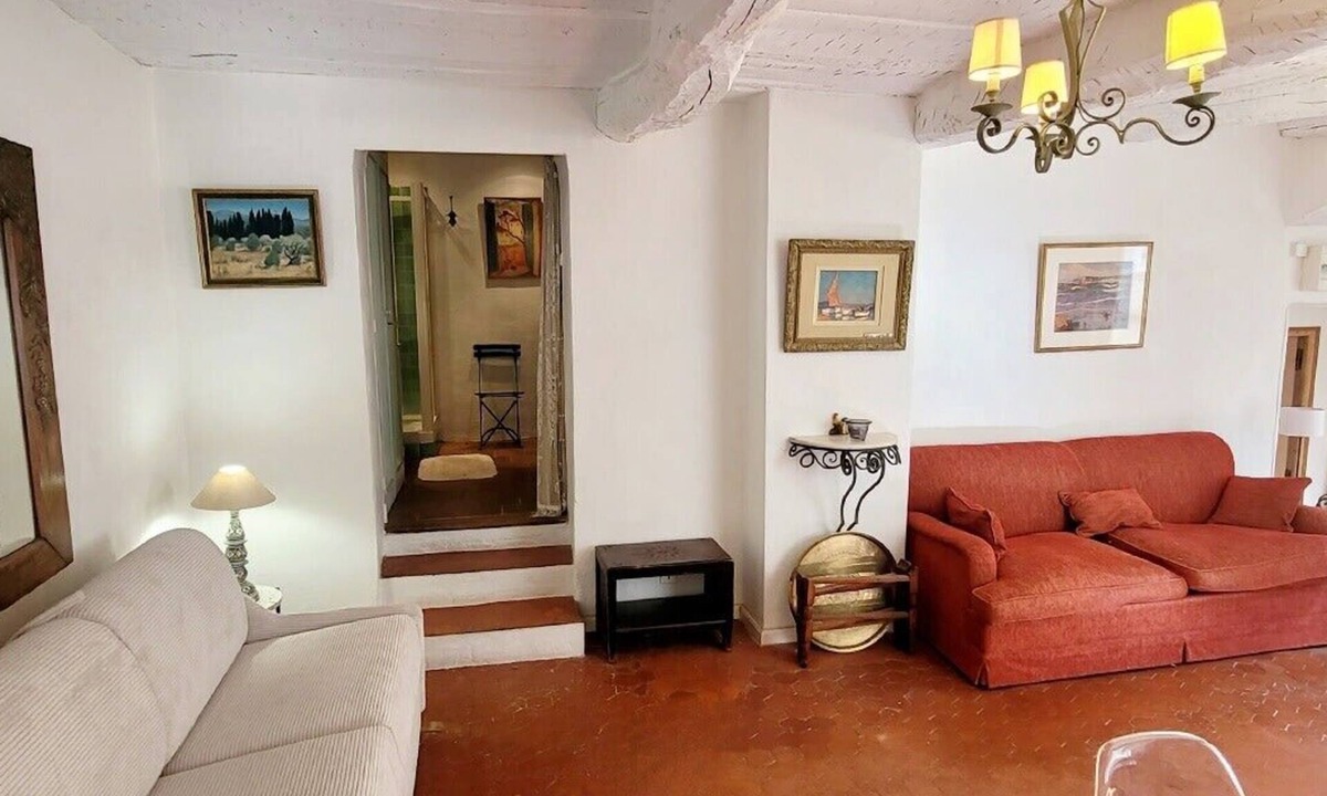 Cogolin Apartment | Studio in the village centre - Cogolin