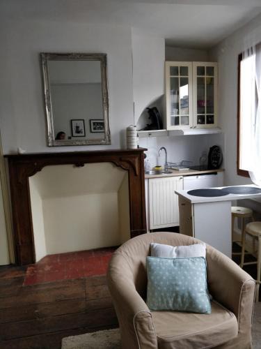 Condom Apartment | Studio Les Armuriers, 2e ét sans asc