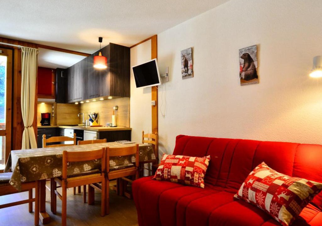 Montchavin Apartment | Studio rénové 4-5 pers. Montchavin, proche pistes et commerces, parking gratuit - FR-1-329-42