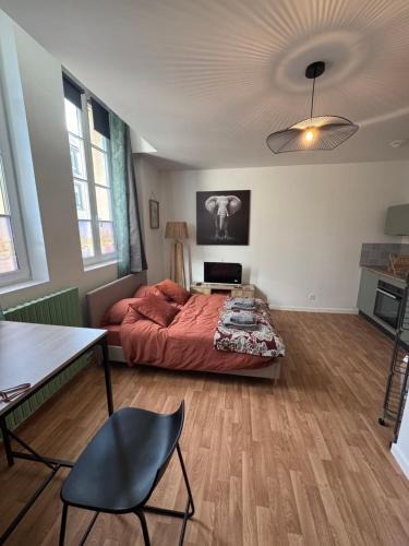 Mayenne Apartment | Studio Voyage - Proche centre ville