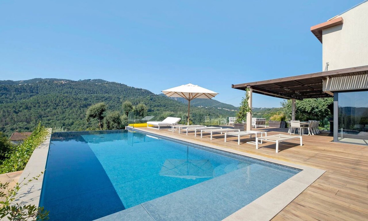 Les Adrets-de-l'Esterel House | Stunning Modern Corian Villa with All Comforts in the Heart of the Estérel Mountains
