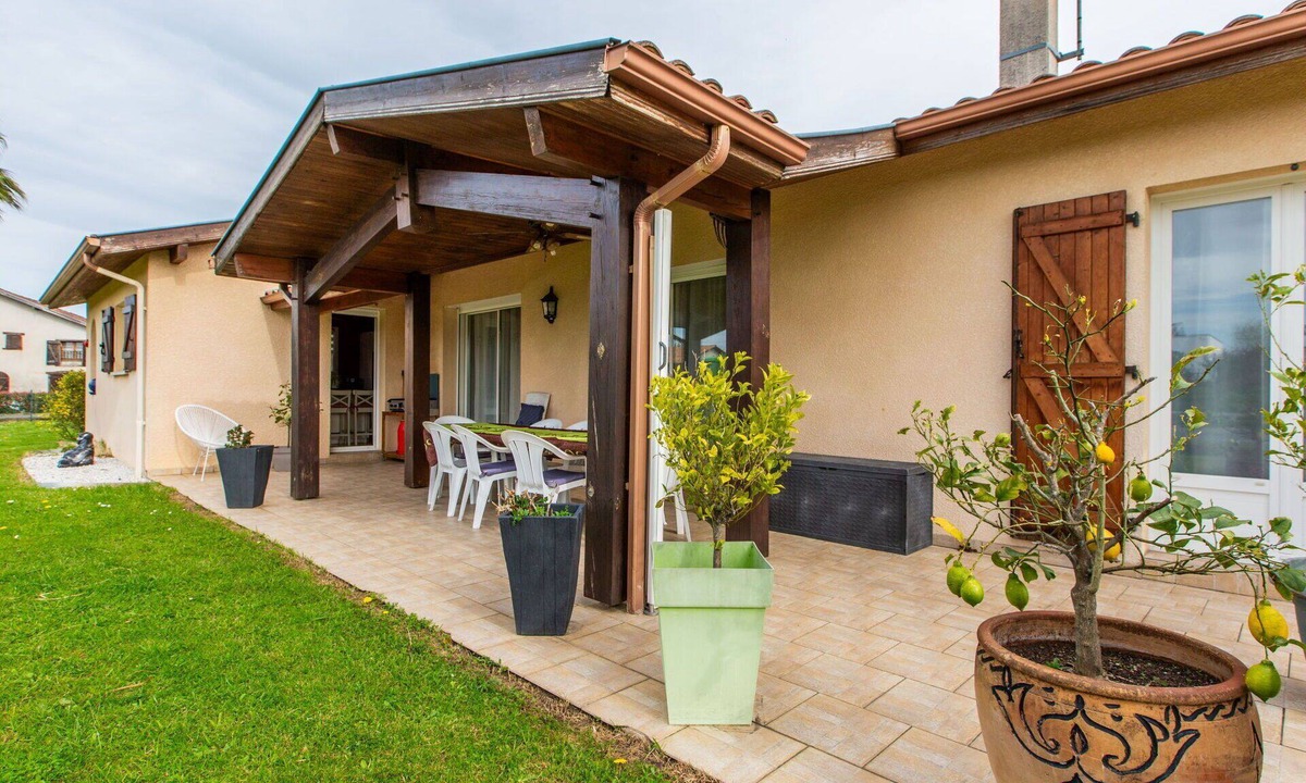 Saint-Martin-de-Seignanx House | Stunning private villa for 6 people with A/C, private pool, WIFI, TV and terrace