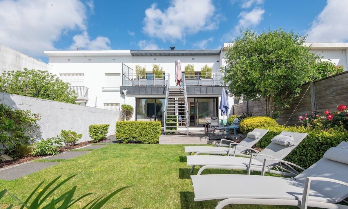 Larmor-Plage Villa | Stunning villa just a stone's throw from the beaches, beautiful amenities