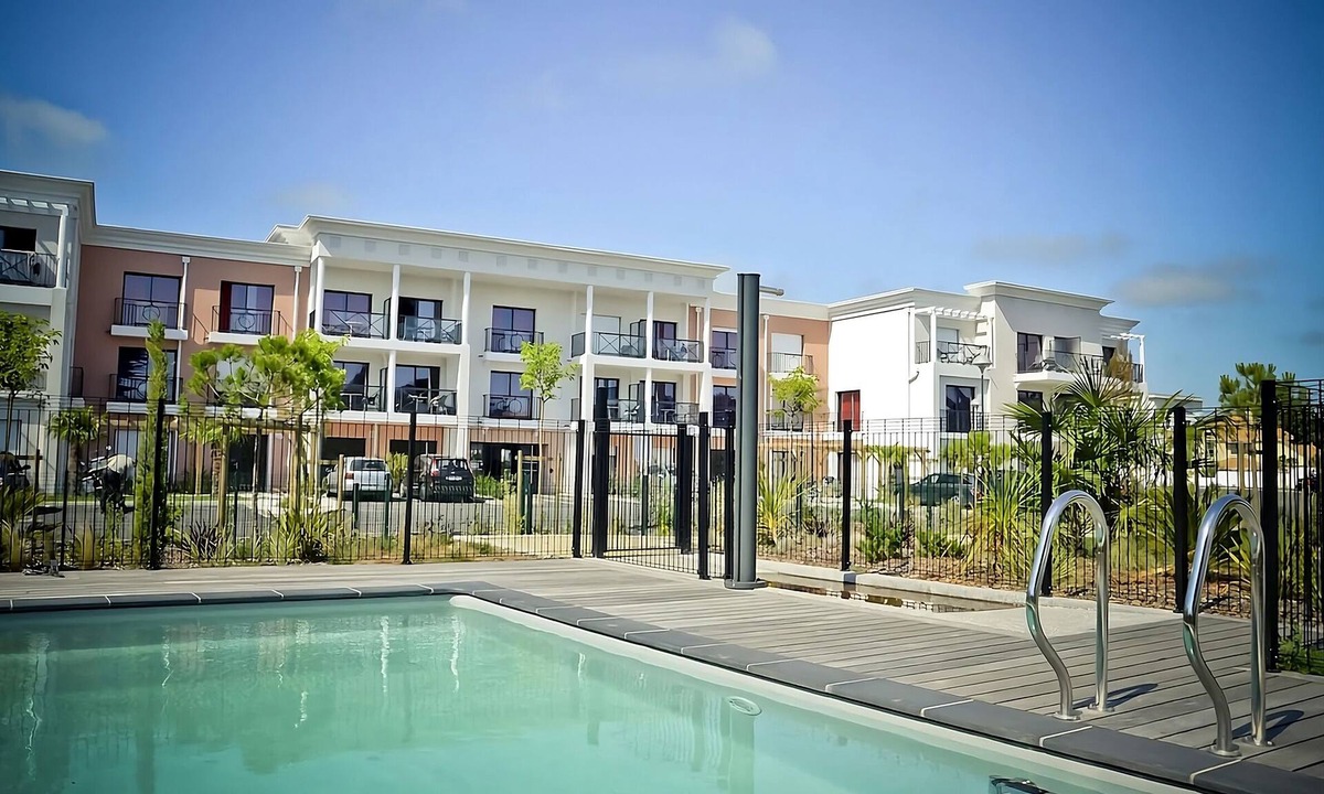 La Baule-Escoublac Hotel | Stylish Hotel in La Baule Escoublac! Pets Allowed, Outdoor Swimming Pool!